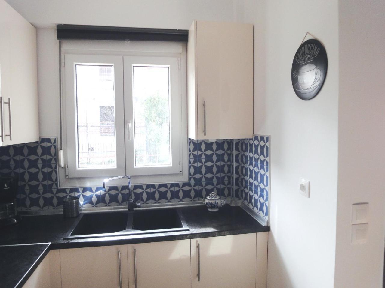 Nikos Apartment